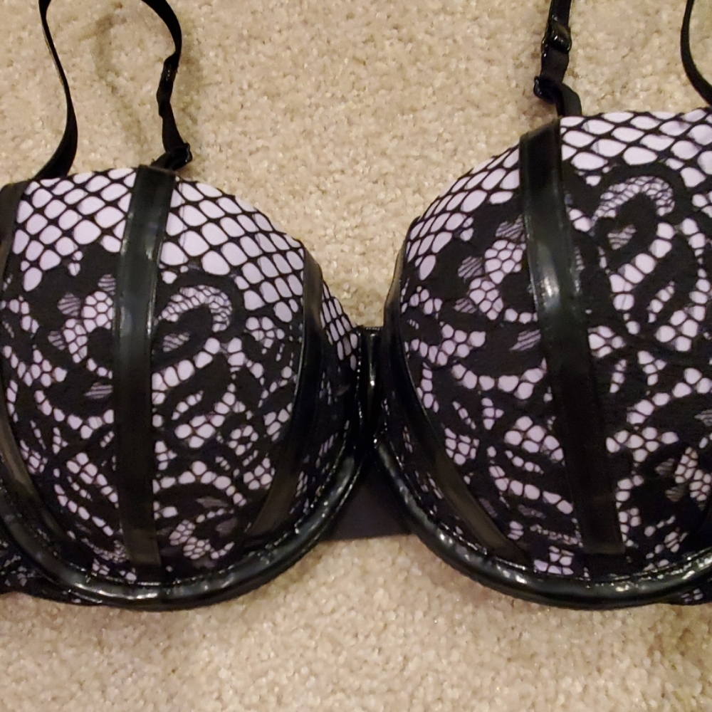 Victoria secret 34C